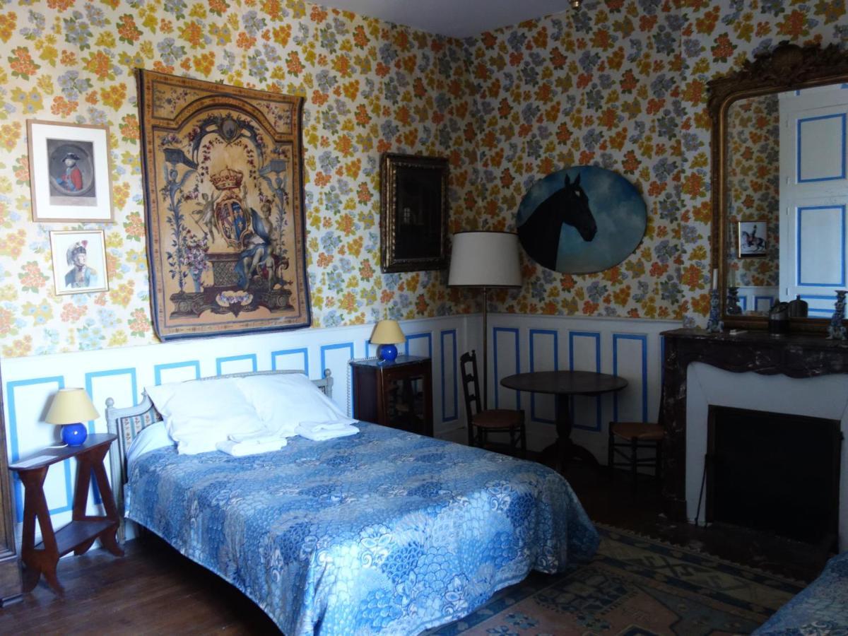Le Chevalier D'Eon Panzió Tonnerre Kültér fotó